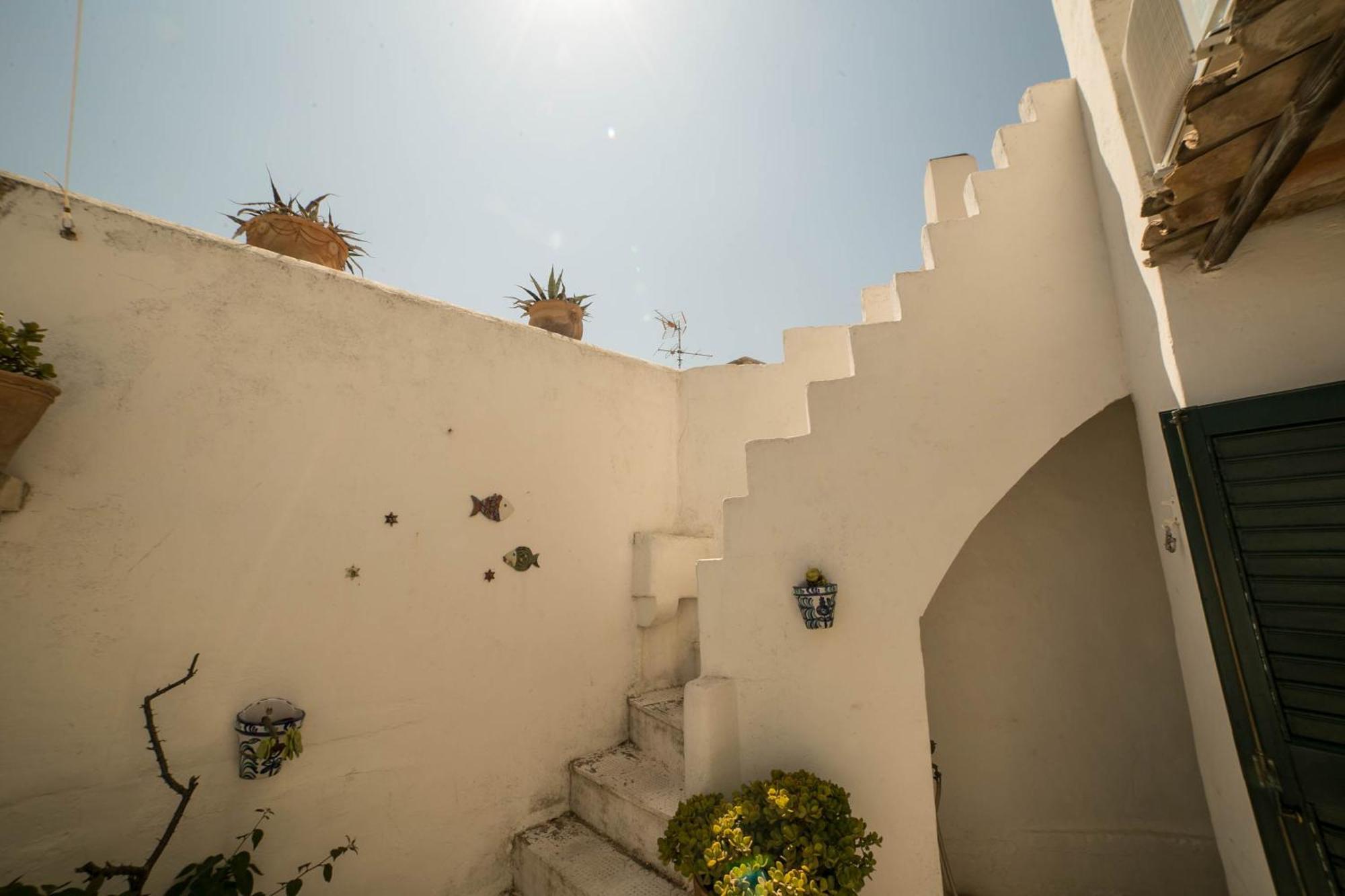 4 Balconi House-San Gregorio Palazzo Unico Vista Mare Villa Галиполи Екстериор снимка